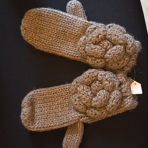 NWT Portolano Gloves mitten